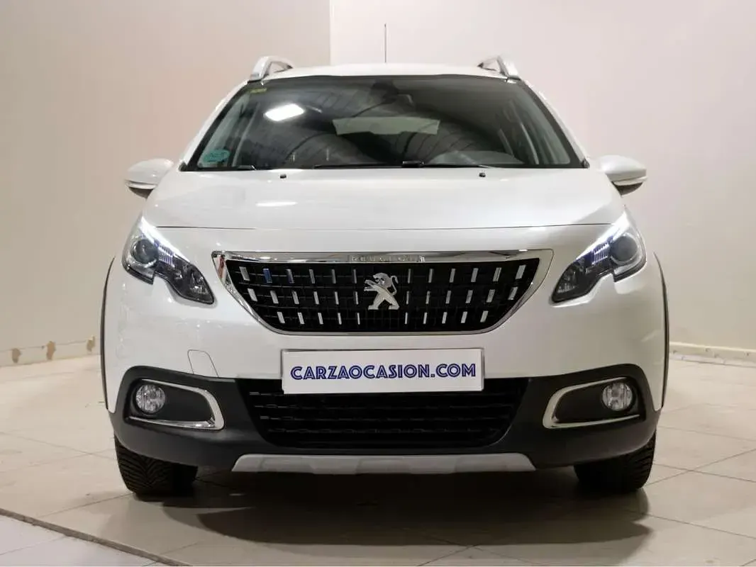 Usado Peugeot 2008 Allure 99 CV (72 kW) 2017 Blanco SUV