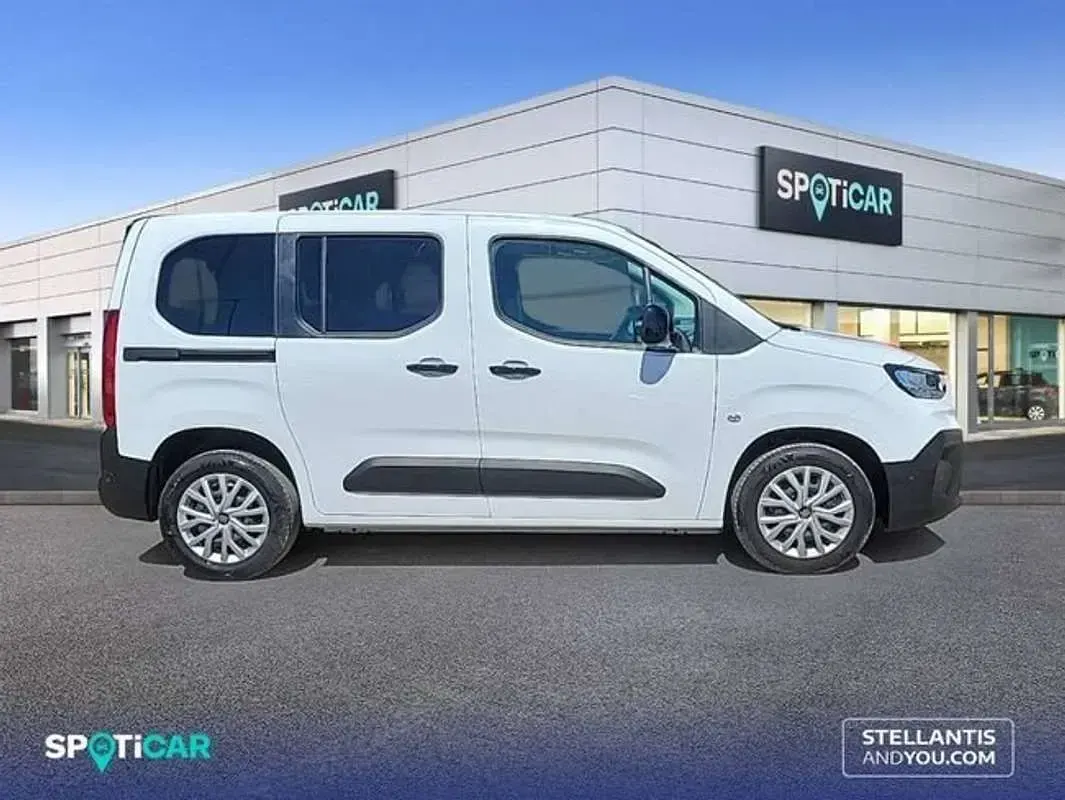 Usado Fiat Doblò 101 CV (74 kW) 2025 Blanco Monovolumen