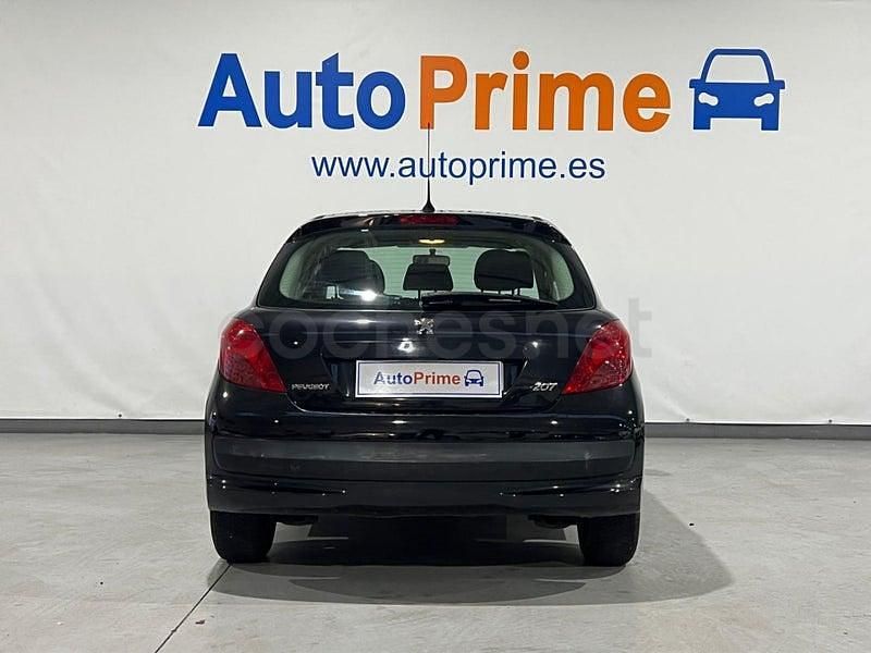 Usado Peugeot 207 75 CV (55 kW) 2008 Negro Berlina