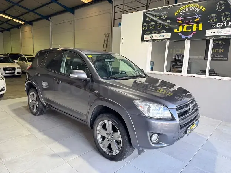 Usado Toyota RAV4 Executive 150 CV (110 kW) 2010 Gris / plata SUV