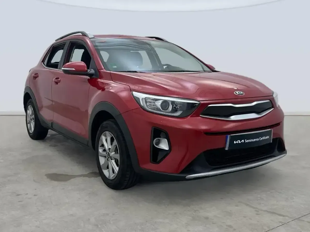 Usado Kia Stonic 84 CV (61 kW) 2017 Rojo SUV