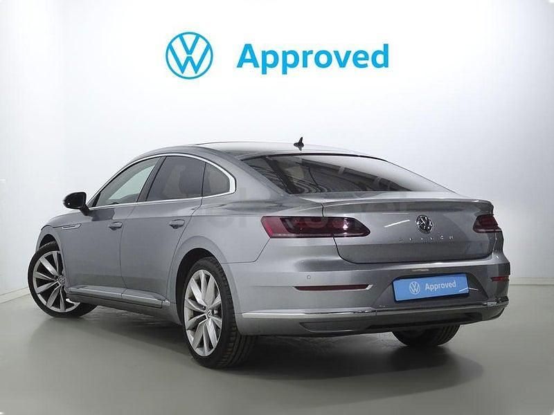 Usado VW Arteon Elegance 150 CV (110 kW) 2019 Gris / plata Utilitario
