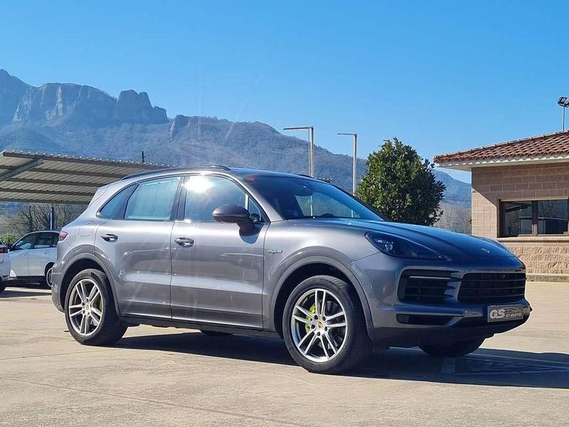 Usado Porsche Cayenne 462 CV (339 kW) 2019 Gris SUV