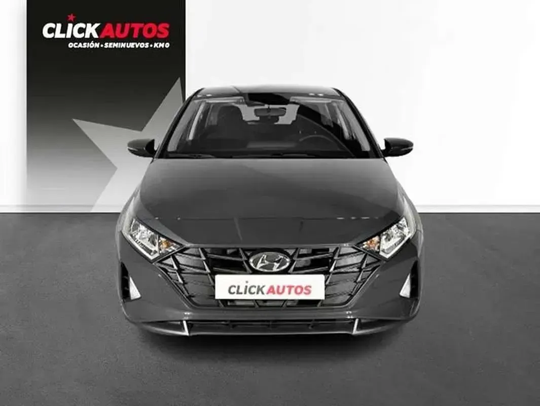 Usado Hyundai i20 84 CV (61 kW) 2024 Gris Utilitario