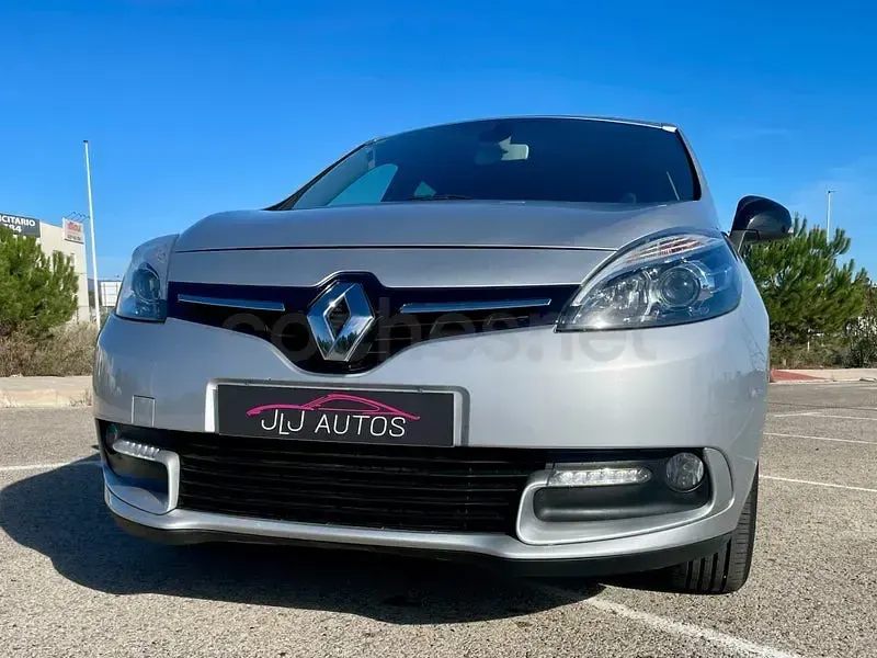 Usado Renault Scénic LIMITED 110 CV (80 kW) 2016 Gris / plata Monovolumen