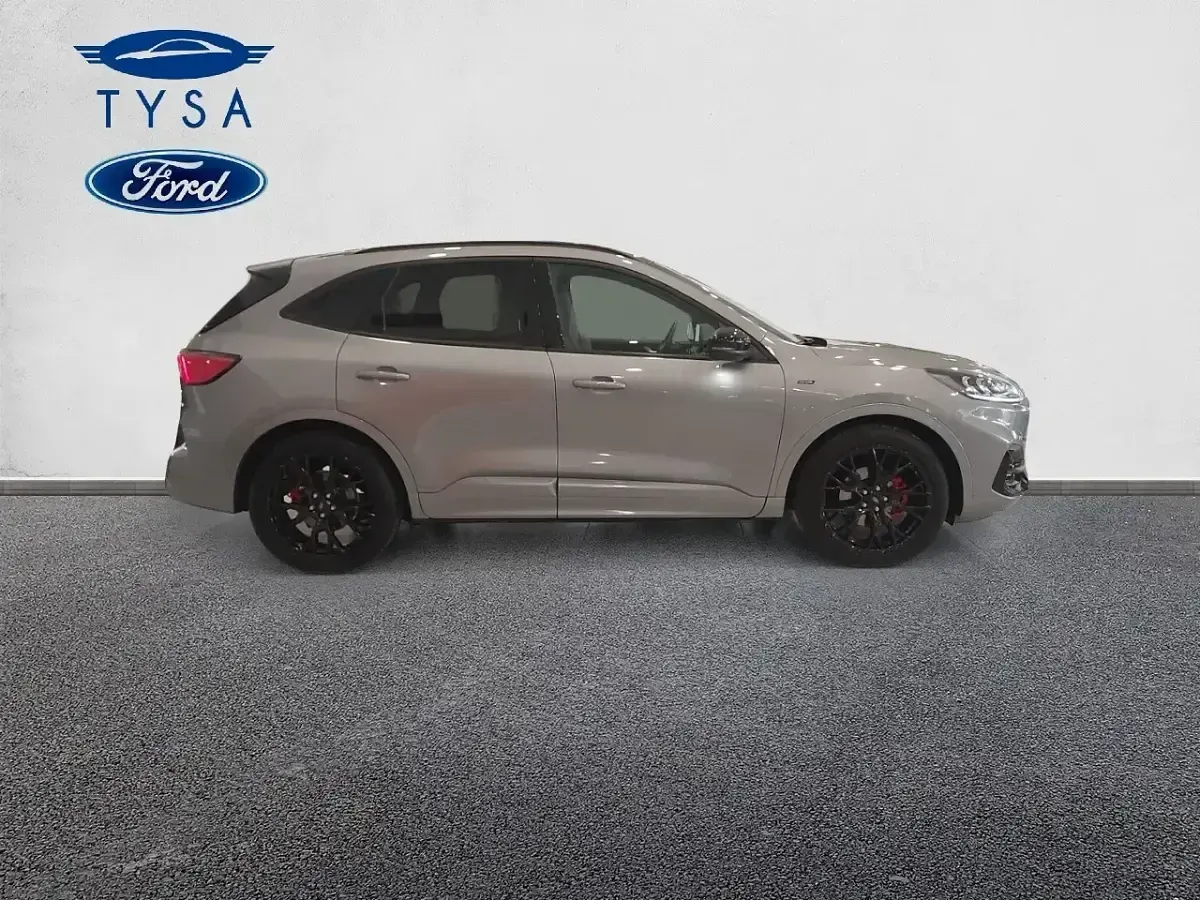 Usado Ford Kuga ST-Line X 190 CV (139 kW) 2023 Plata SUV