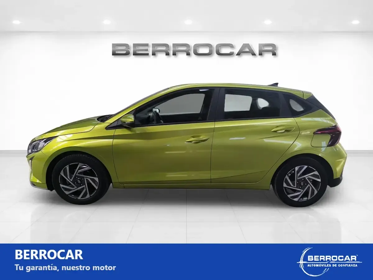 Usado Hyundai i20 100 CV (73 kW) 2024 Verde Utilitario