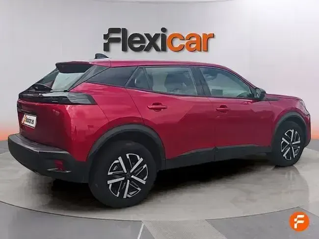 Usado Peugeot 2008 Active 100 CV (73 kW) 2023 Rojo SUV