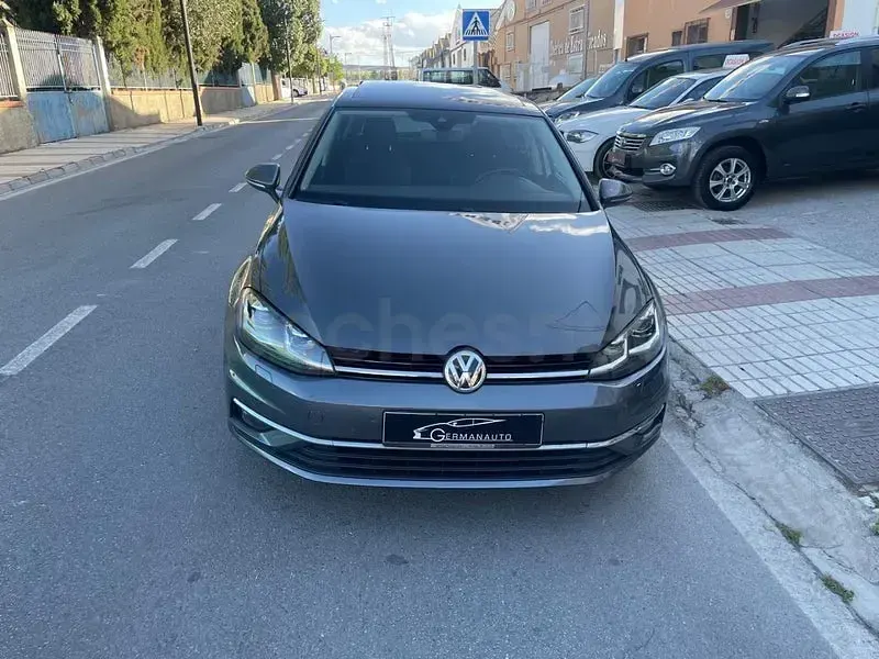 Usado VW Golf VII Sportline 150 CV (110 kW) 2018 Gris / plata Berlina