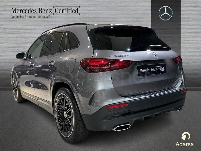 Usado Mercedes GLA200 AMG line 150 CV (110 kW) 2024 Gris montaña SUV