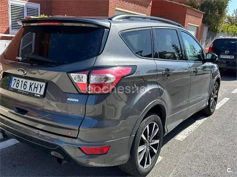 Usado Ford Kuga Titanium 120 CV (88 kW) 2018 Azul SUV