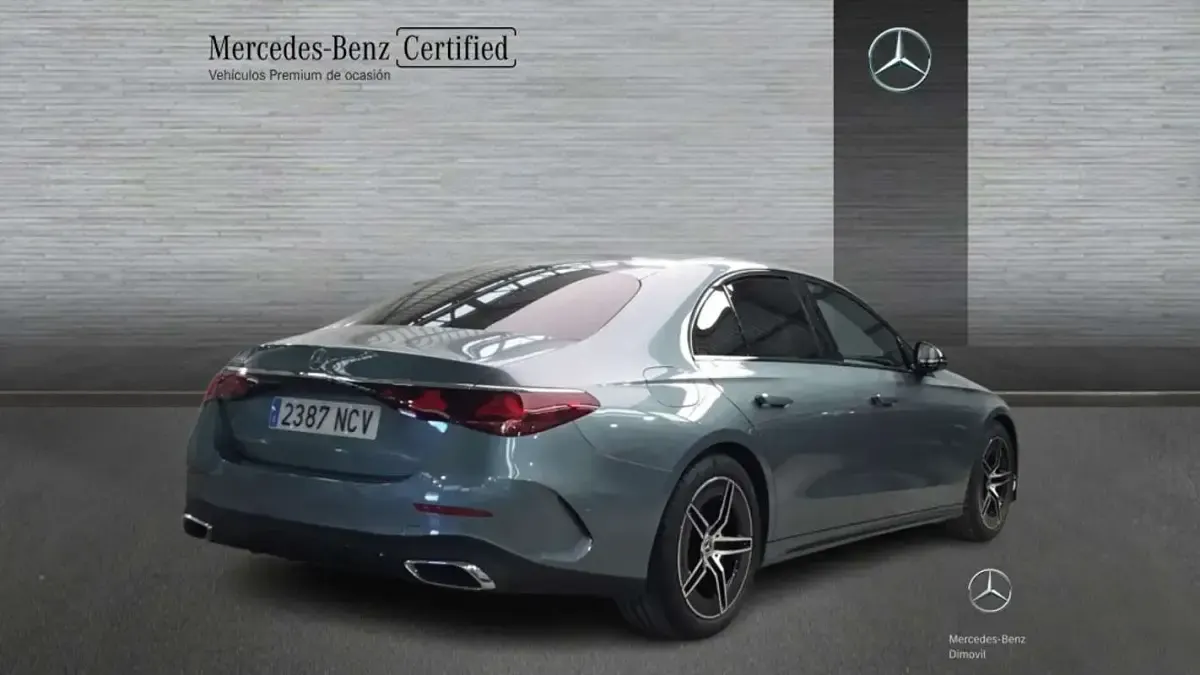 Usado Mercedes E220 197 CV (144 kW) 2025 Verde Berlina