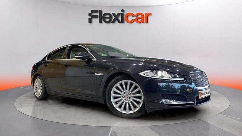 Usado Jaguar XF R-Sport 200 CV (147 kW) 2015 Negro Berlina