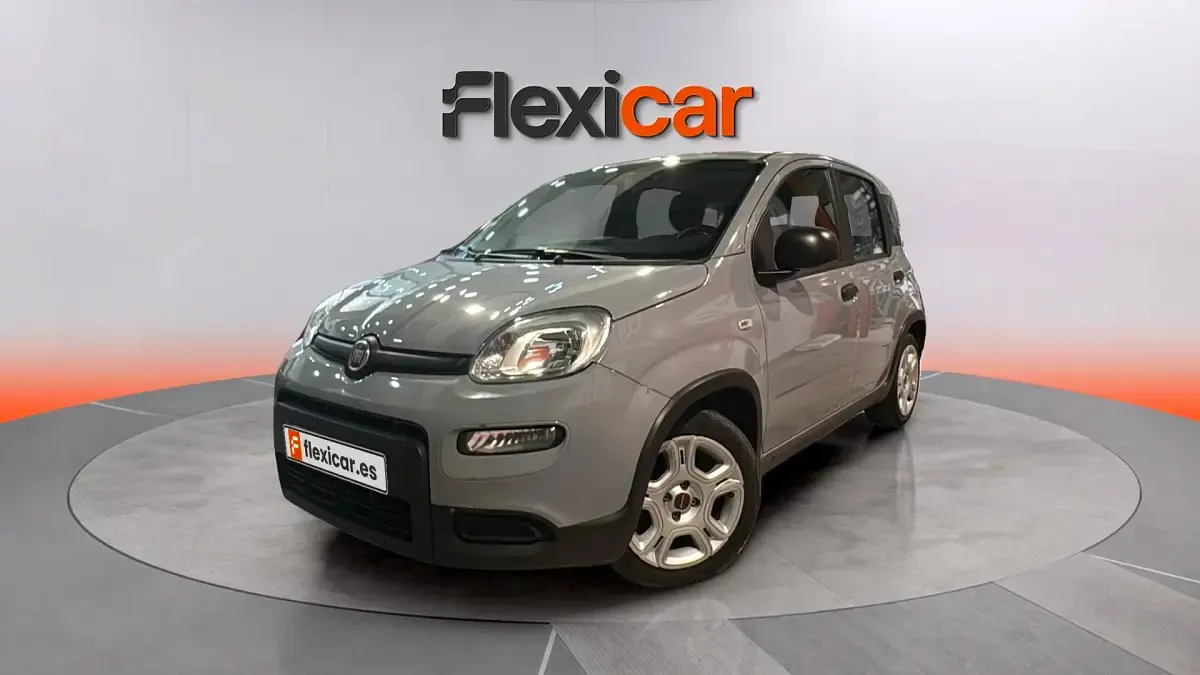 Usado Fiat Panda 71 CV (52 kW) 2023 Gris Utilitario