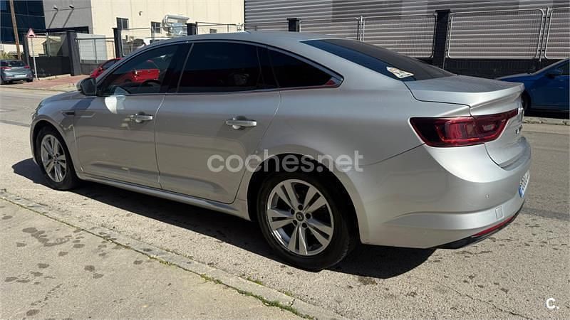 Usado Renault Talisman Intens 130 CV (95 kW) 2016 Gris / plata Berlina