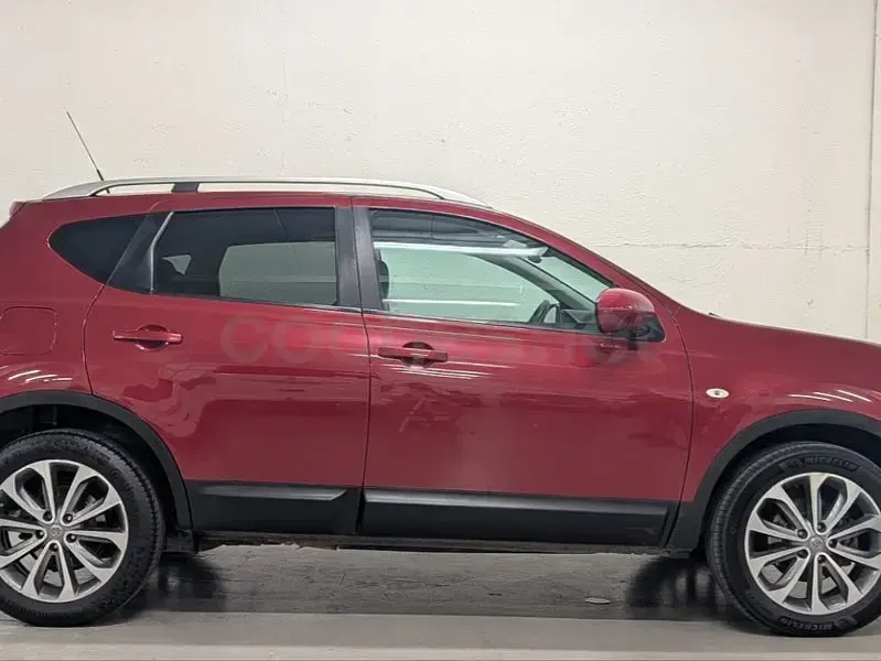 Usado Nissan Qashqai Premium Edition 150 CV (110 kW) 2011 Granate SUV