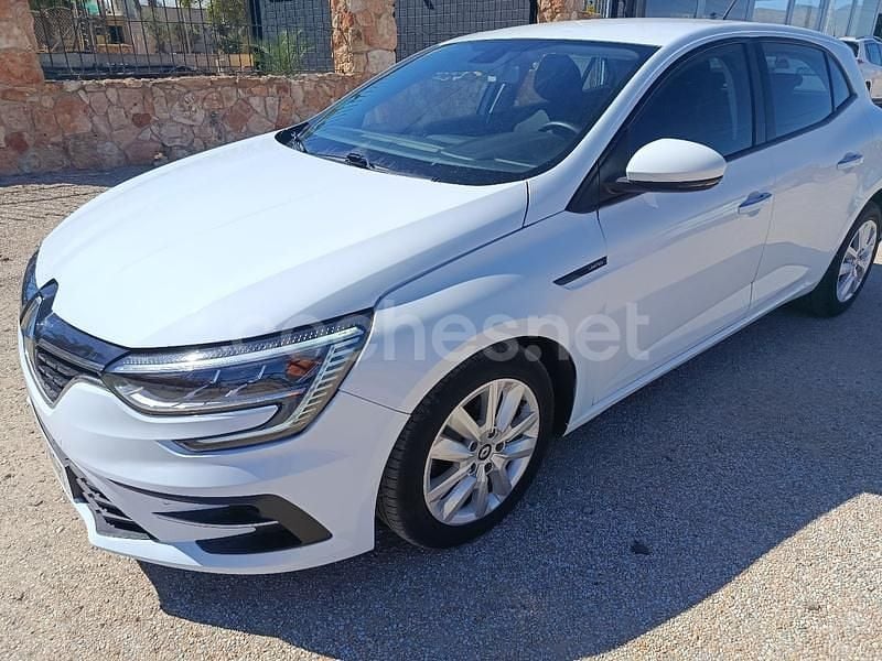 Blanco Usado 2023 Renault Mégane IV Equilibre Berlina | 17.400 € (Buen precio) - Imagen 1/4