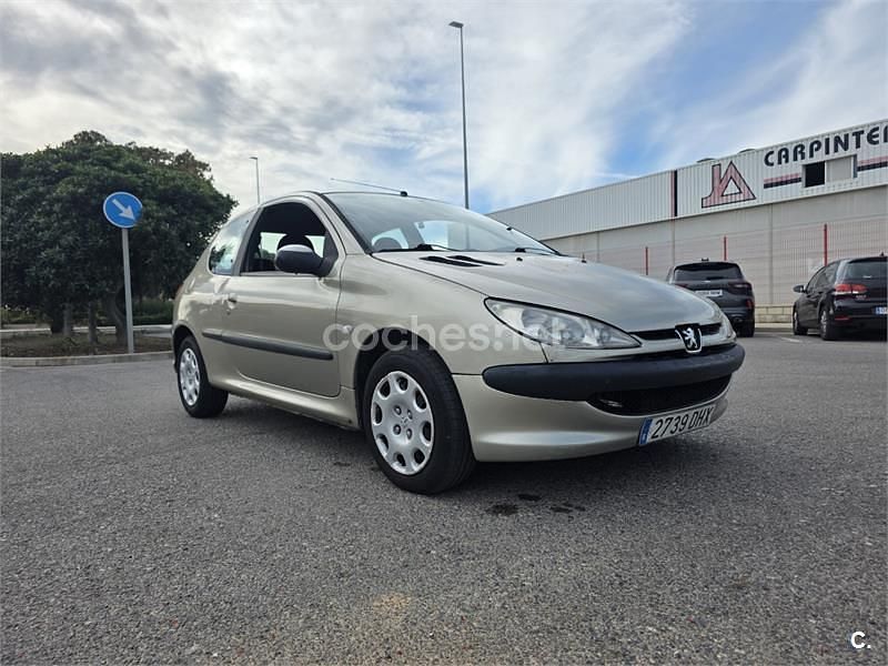 Gris / plata Usado 2005 Peugeot 206 Berlina | 1699 € (Buen precio) - Imagen 1/4