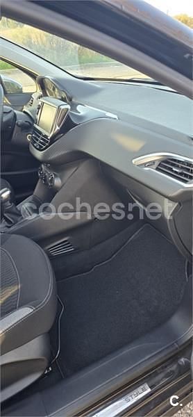 Usado Peugeot 208 Style 82 CV (60 kW) 2016 Negro Utilitario