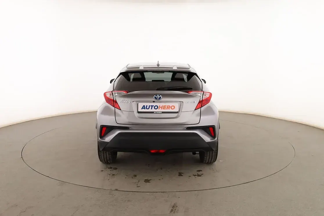 Usado Toyota C-HR Advance 122 CV (89 kW) 2018 Gris SUV