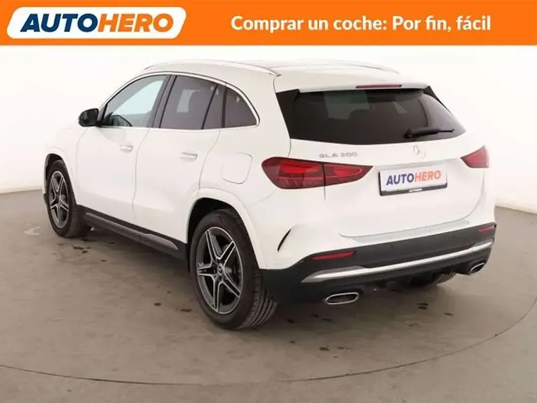 Usado Mercedes GLA200 AMG line 163 CV (119 kW) 2023 Blanco SUV