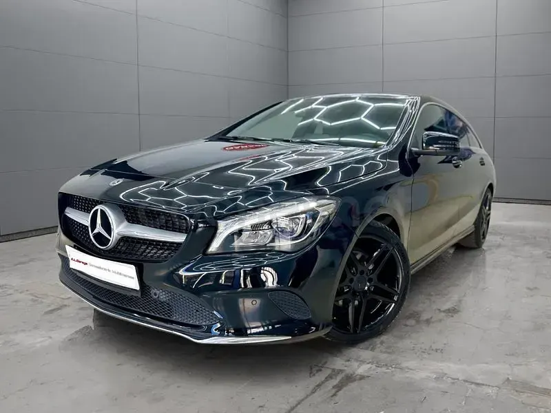 Usado Mercedes CLA220 Shooting Brake 177 CV (130 kW) 2016 Negro Familiar