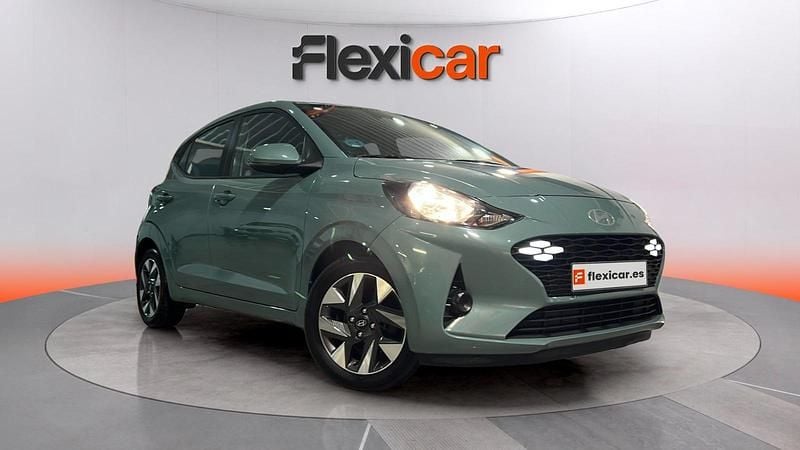 Usado Hyundai i10 67 CV (49 kW) 2023 Verde Utilitario