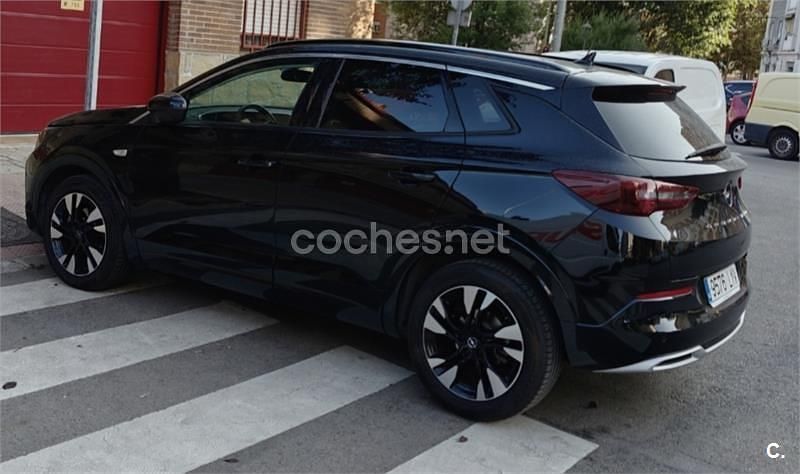 Usado Opel Grandland X Ultimate 130 CV (95 kW) 2022 Negro SUV