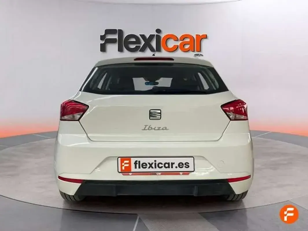 Usado Seat Ibiza Reference 80 CV (58 kW) 2023 Blanco Utilitario