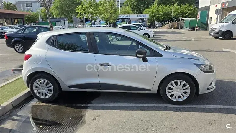 Usado Renault Clio IV Business 75 CV (55 kW) 2019 Gris / plata Berlina