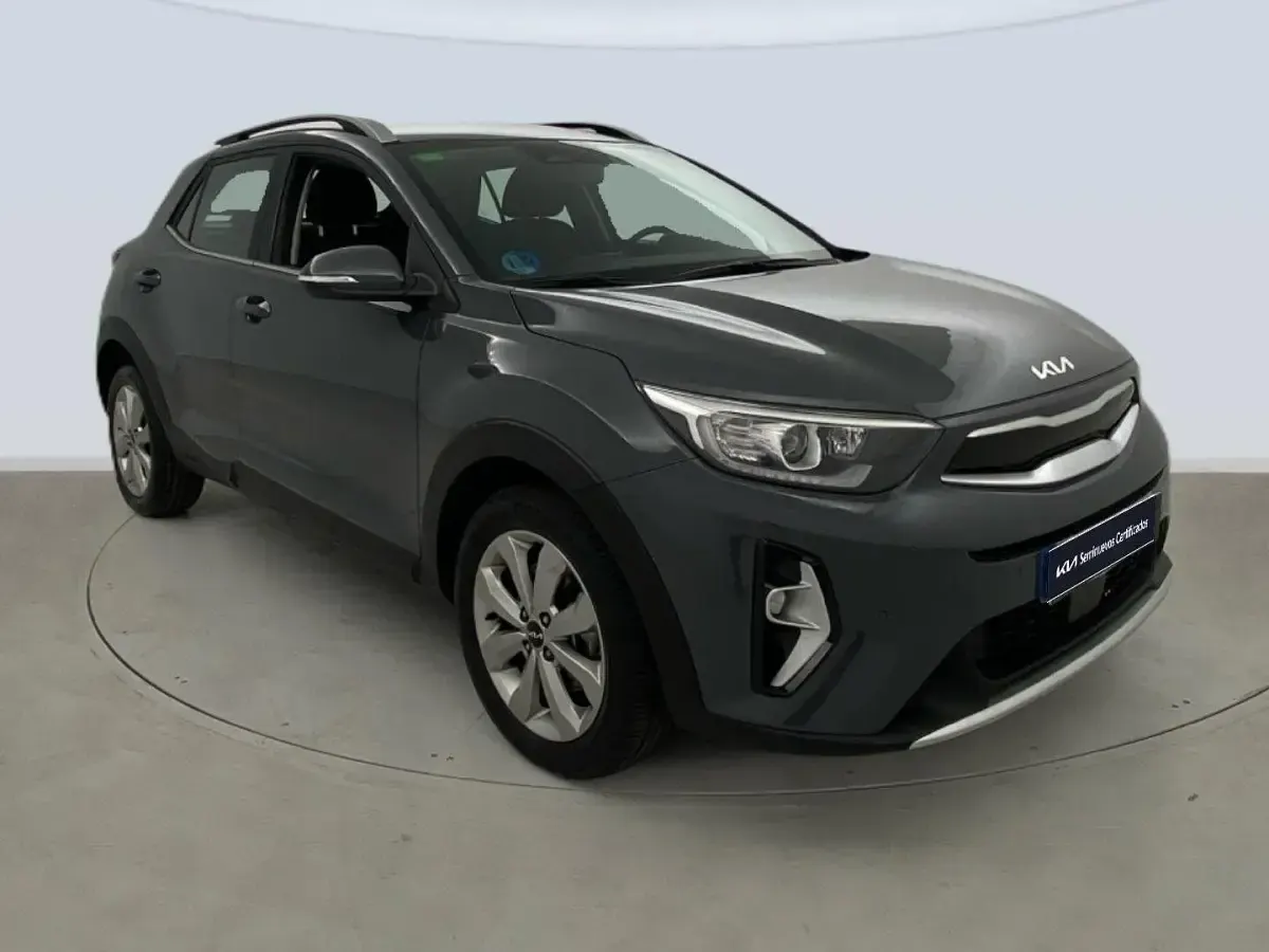 Usado Kia Stonic Plus 101 CV (74 kW) 2022 Gris SUV