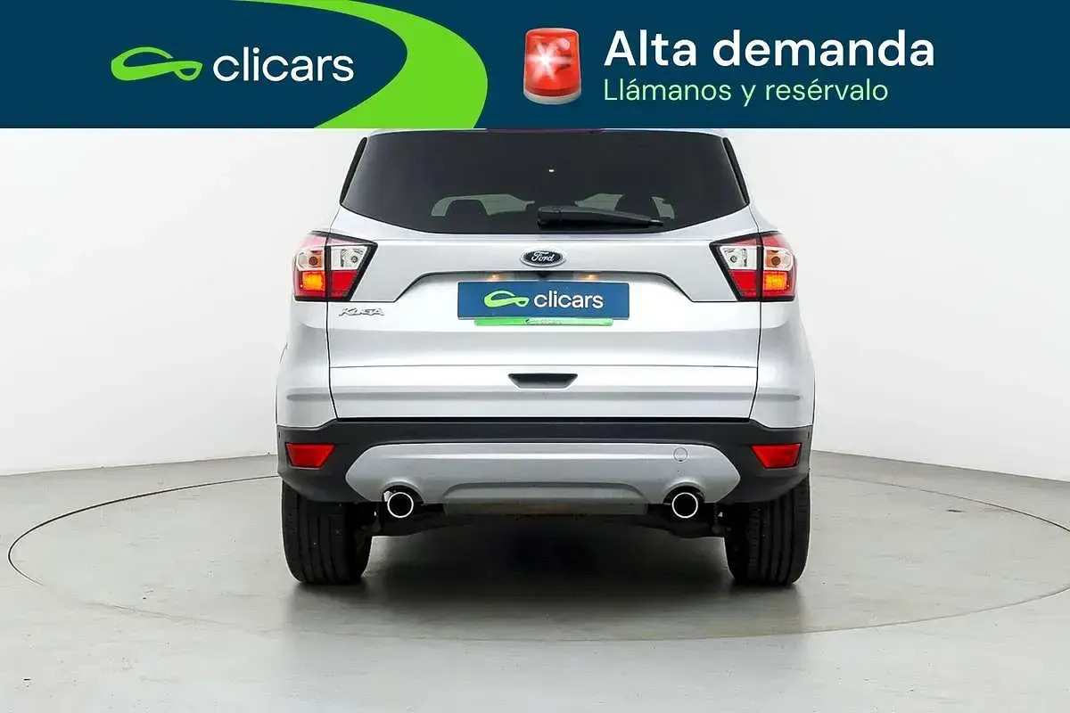 Usado Ford Kuga Titanium 150 CV (110 kW) 2017 Plateado SUV