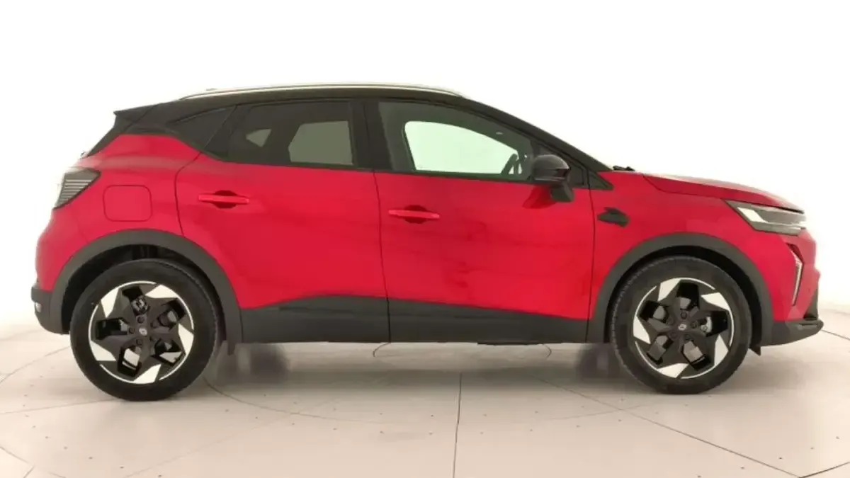 Usado Renault Captur Techno 101 CV (74 kW) 2025 Rojo SUV