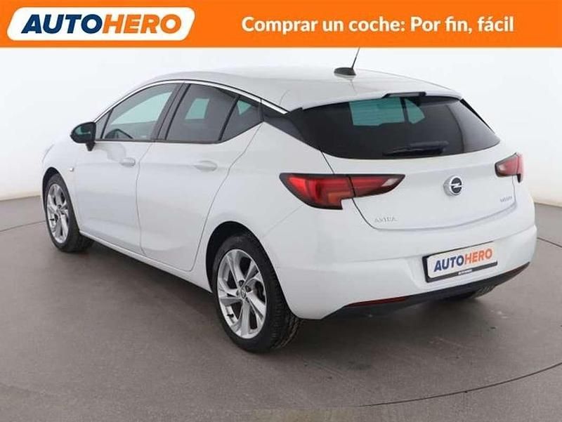 Usado Opel Astra Dynamic 126 CV (92 kW) 2018 Blanco Berlina