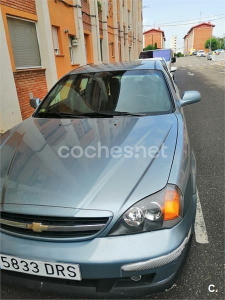 Usado Chevrolet Evanda CDX 131 CV (96 kW) 2005 Gris / plata Berlina