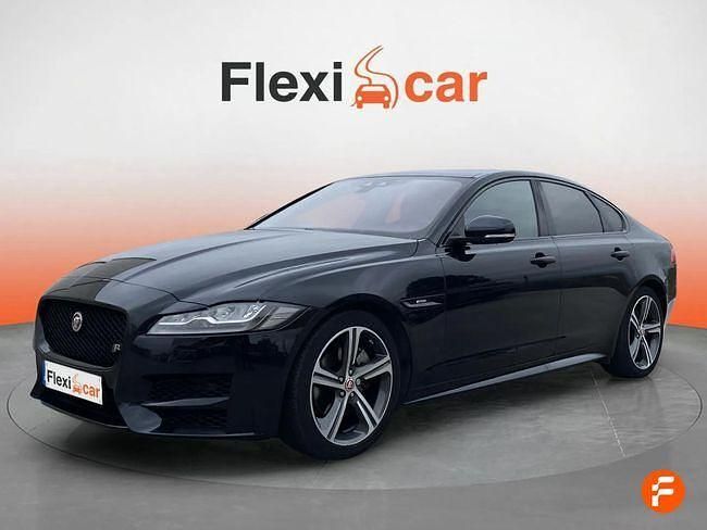 Usado Jaguar XF R-Sport 180 CV (132 kW) 2015 Negro Berlina