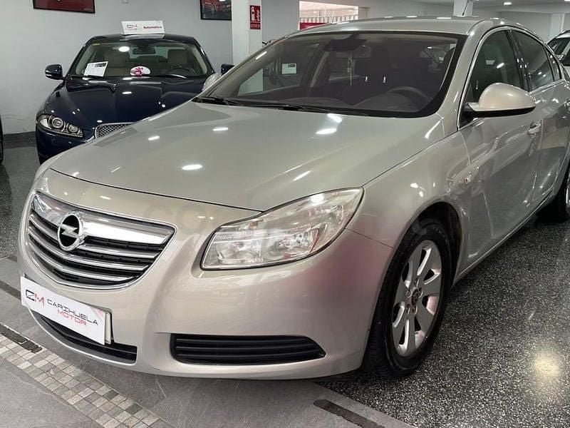 Usado Opel Insignia Essentia 130 CV (95 kW) 2010 Beige Berlina