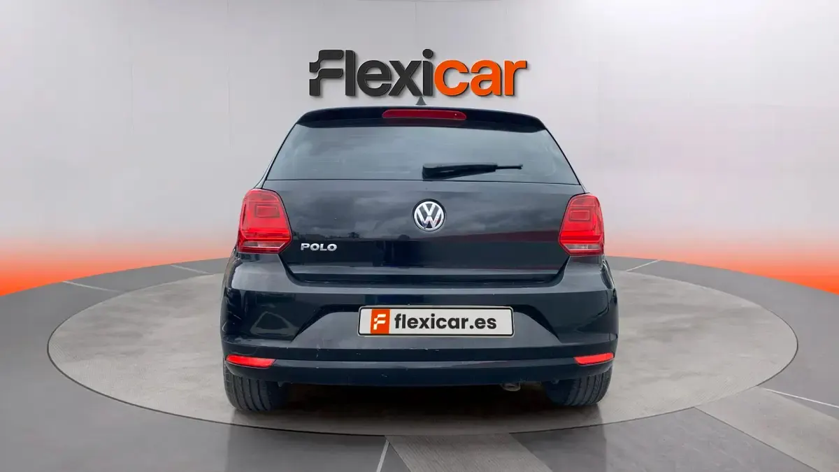 Usado VW Polo Advance 71 CV (52 kW) 2014 Gris Berlina