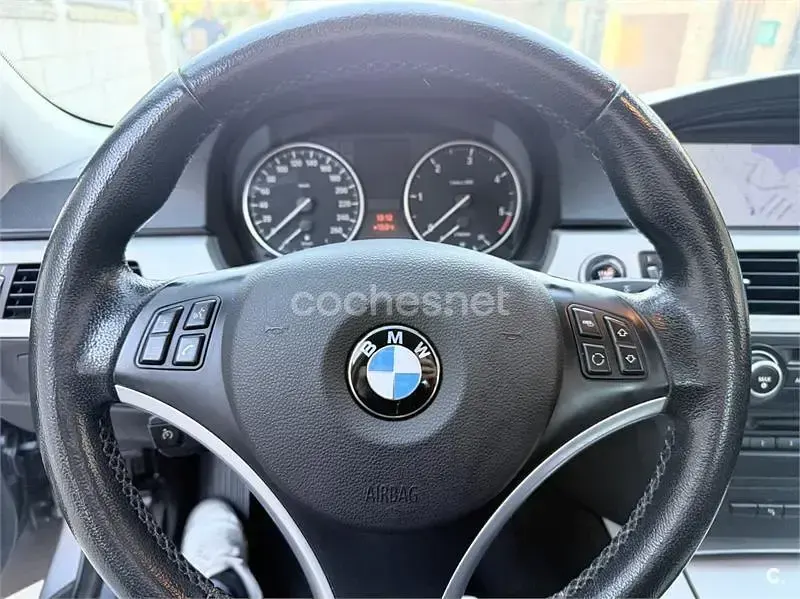 Usado BMW 320 177 CV (130 kW) 2010 Gris / plata Berlina