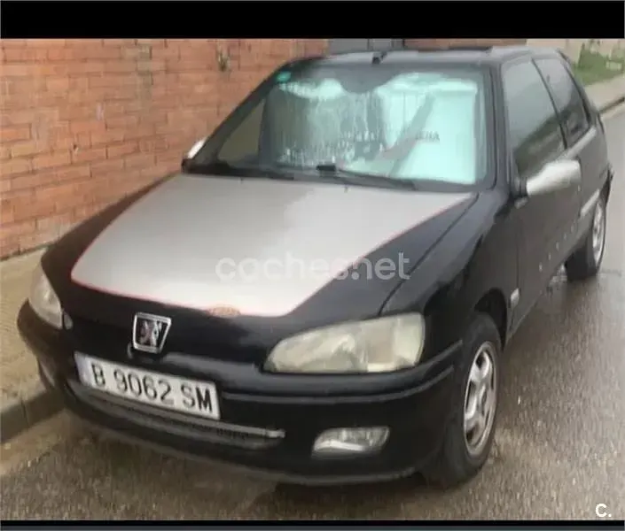 Usado Peugeot 106 58 CV (42 kW) 1996 Negro Utilitario