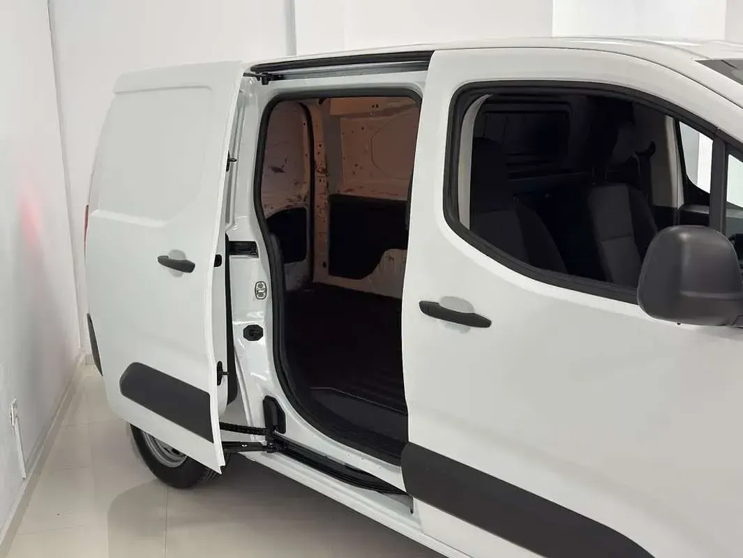 Usado Citroën e-Berlingo 102 CV (75 kW) 2022 Blanco Monovolumen