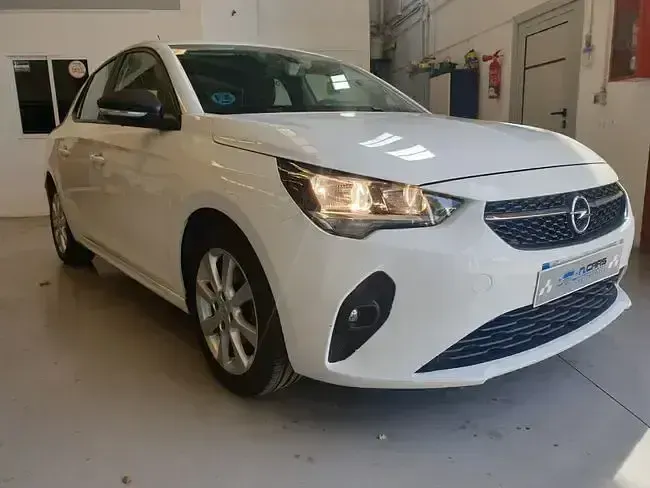 Usado Opel Corsa Edition 102 HP (75 kW) 2021 Branco Sedan