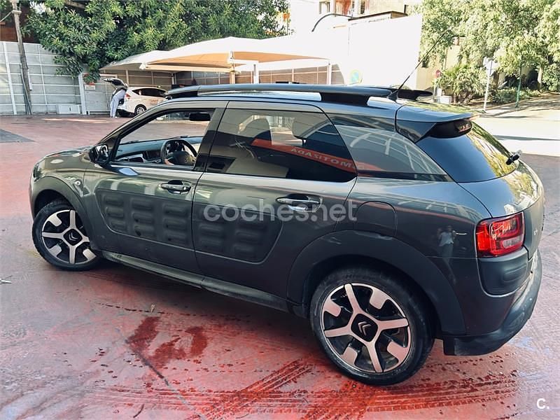 Negro Usado 2015 Citroën C4 Cactus Feel Utilitario | 9900 € (Un poco caro) - Imagen 1/4