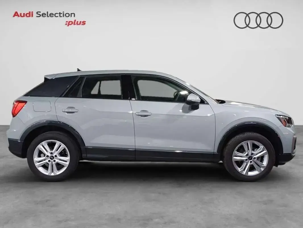 Usado Audi Q2 Advanced Plus 116 CV (85 kW) 2026 Gris SUV