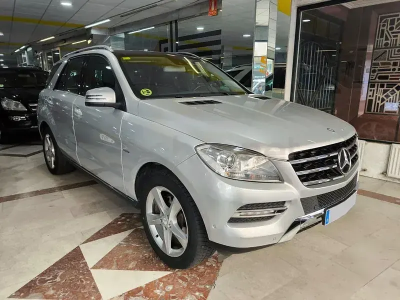 Usado Mercedes ML250 AMG Edition 1 204 CV (150 kW) 2012 Gris / plata SUV