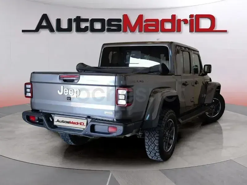 Usado Jeep Gladiator Overland 264 CV (194 kW) 2022 Gris / plata Pickup/Camioneta