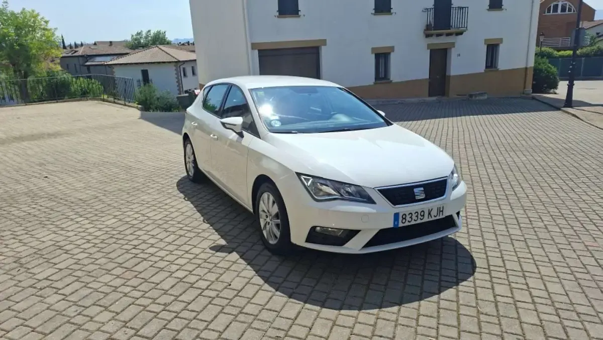 Usado Seat Leon Reference 116 CV (85 kW) 2018 Blanco Utilitario