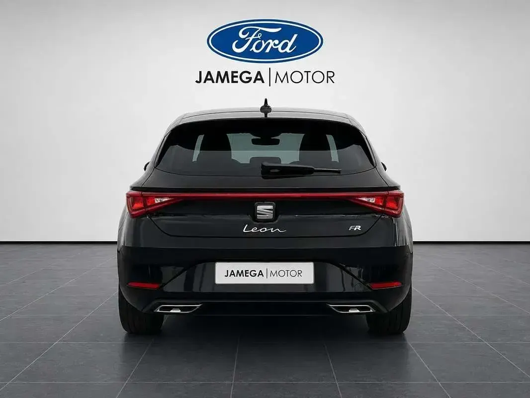 Usado Seat Leon FR 150 CV (110 kW) 2021 Negro Utilitario