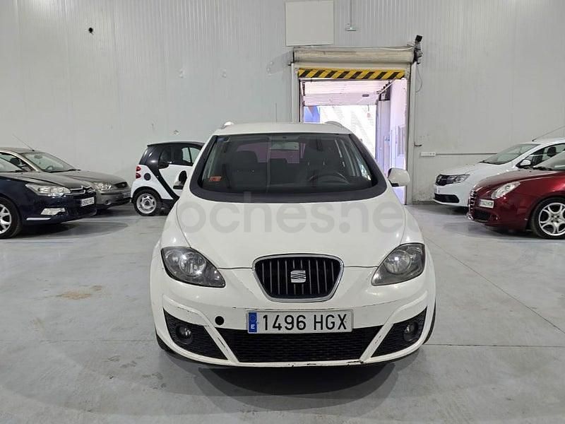 Usado Seat Altea XL Reference 105 CV (77 kW) 2011 Blanco Monovolumen