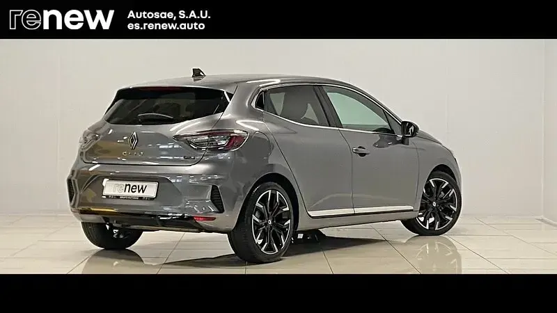 Usado Renault Clio V Techno 145 CV (106 kW) 2023 Gris Berlina